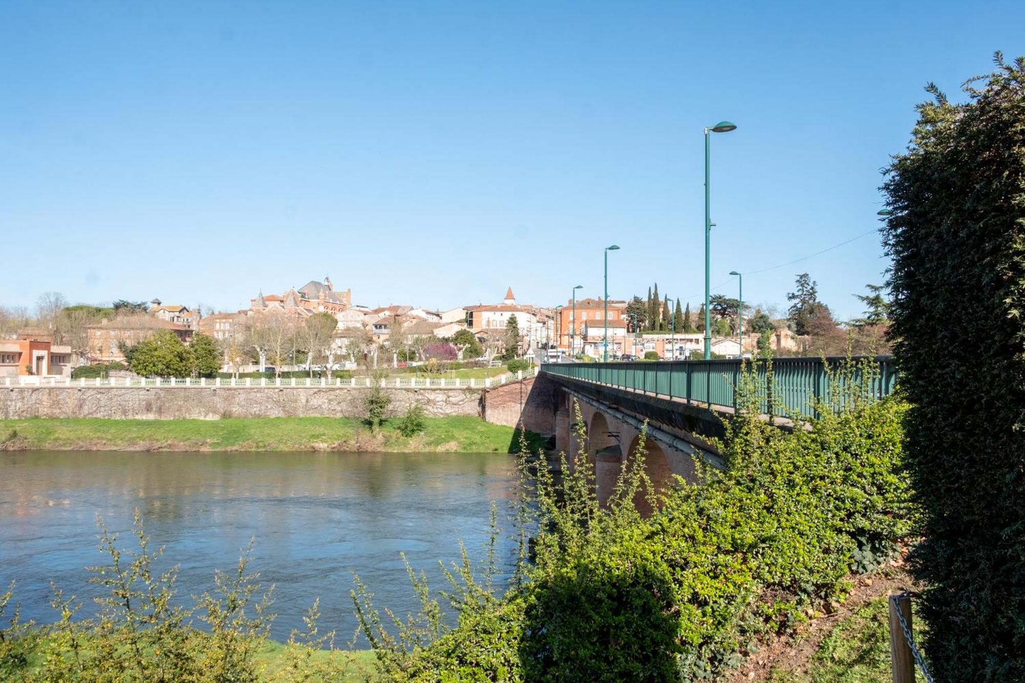 Evasions-Echappee, Centre-Ville, Gare Auterive  Εξωτερικό φωτογραφία